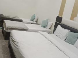 Hotel Oasis international haridwar, hotell i Haridwār