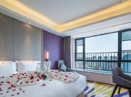 Lavande Hotels· Guiyang Huaxi Tongshijie