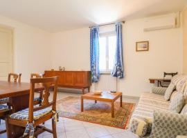 Montecarlo Vineyard - in a Tuscan Farm with Wi-Fi, Hotel in Montecarlo