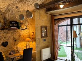 Troglodytes "Loire Sauvage", Hotel in Rochecorbon