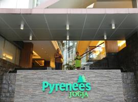 Pyrenees Jogja – hotel w dzielnicy Malioboro w mieście Yogyakarta
