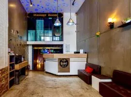 BM Loft On Nut & Massage