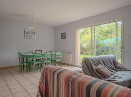 Maison à Arès accès direct plage Bassin à 50m 3 chambres, Hotel in Arès