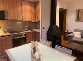 Encantador apartament al centre de Llívia, Hotel in Llivia