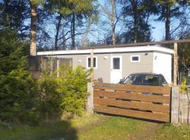 chalet in Drenthe met rust en natuur，伊科斯特的飯店