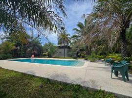 La Maison Ardiana – hotel w mieście Oussouye