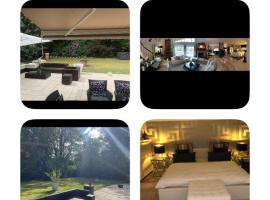 Großzügige Villa in Grünwald mit Alterscharme, hotel sa Grünwald