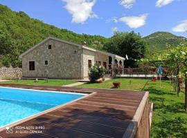 Stone Paradise at Skadar Lake, hotel en Doljane