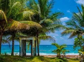 Beachfront 5BR w Gen Long Bay,Portland Sleeps 10