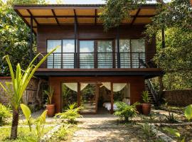 Hidden Paradise West Sumbawa Yo Yos, Hotel in Sekongkang Bawa