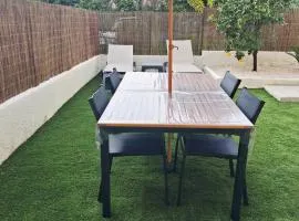 Le Jasmin T2 renovated air conditioning wifi and parking