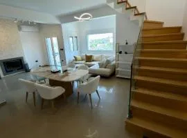 House with three bedrooms and a pool near the Knossos