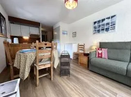 Studio avec coin montagne - 4 pers, à 100m des télécabines, piscine, parking, casier à ski - FR-1-330F-94