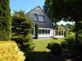 Traumhaftes-freistehendes-Ferienhaus-an-der-See-Strand-Yachthafen-W-Lan