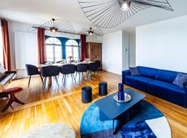 Jolie m'Home - Maison 15 pers, 5 sdb, 5 WC, proche Puy du Fou, hotel in Mauléon