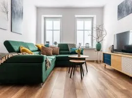 Kłodzki Apartament z Parkingiem - Blisko Centrum