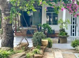 Private Entire Home - Premium Cozy Garden Oasis