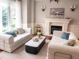 Elegant Guesthouse near Sheppard Subway with Private Ensuite Rooms