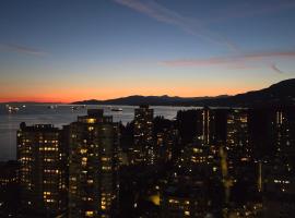 8 Mins to FIFA - High-Rise West End 1-Bed - breathtaking Sea & Mountain Views, готель у Ванкувері