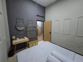 Satria Guest House near Unsoed Purwokerto, hotel Purwokertóban