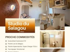 Studio indépendant près Salagou, hotel a Le Bosc