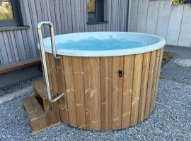 Forest Retreat nahe Köln - Private Sauna & Hot Tub, Hotel in Wermelskirchen