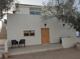 Maison Les Oliviers avec piscine proche du lagon