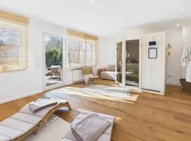 Boho Haus Sorpesee Ferienhaus mit privater Sauna, Garten & 2 Bädern nahe Promenade & Hotel Seegarten