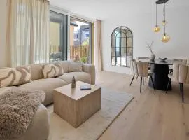 HAVN - Alpine House with Terrace, Cinema and free Parking