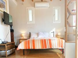 The Little House at Klima by Heritage Stays، فندق في ساموس