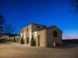 L'Eperonnette, cozy house with swimming pool, surrounded by vineyard, near St Emilion