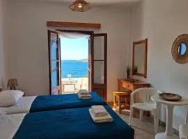 MeliBay Studios and Apartments