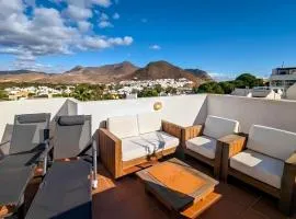 Casa Teresa - Terraza Privada con Vistas de San José y Zona Tranquila