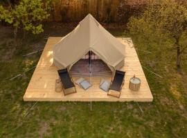 Glamping Tolvsbo Inn, khách sạn ở Söderbärke