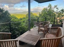 Charming quiet apartment with sea and mountain views, Hotel in Païta