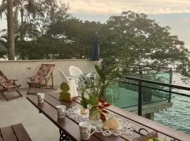 Beach house with ocean view - Itacuruçá Island