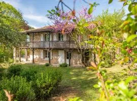 Maison Rustique plus Gîte Indépendant, avec Jardin, Idéal Familles, Proche Centre de Figeac