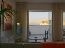 Lisbon View - Workspace with Gigabit WiFi & AC