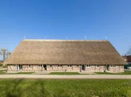 Relax In A Thatched Barn With A Sauna