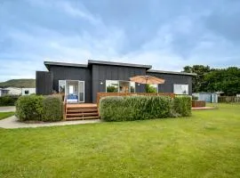 SeaRenity - Waimarama Holiday Home