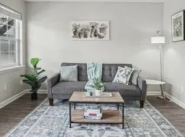 Walk to UAB & Hospitals, Free Parking and Fast WiFi