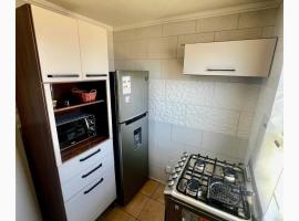 Casa acogedora y elegante 3 dormitorios, hotel a Curicó