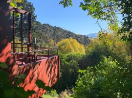 Tree House with Hot Tub, hotel v destinácii Akaroa