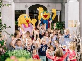 Smileys Kinderhotel, hotel en Trebesing
