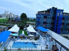 Blue nation, viešbutis mieste Buea