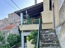 Apartments with parking space Lastovo - 25164