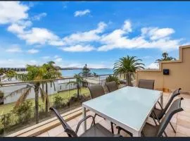 114 At the Bluff -123 Franklin Pde, Encounter