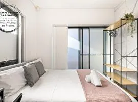 Charming Guildford Retreat - Bright Double Room Close to Green Spaces & Local Eats - Shared Bathroom