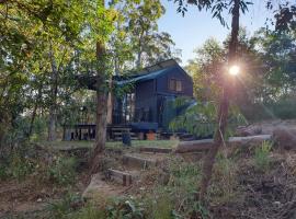Tiny in the Trees, hôtel à Bollier