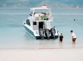 One Day Trip by Speadboat to National Komodo Park